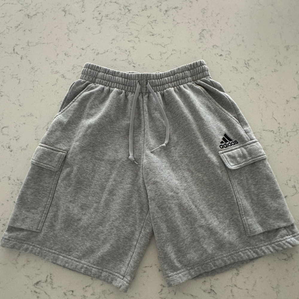 Adidas Cargo Sweat Shorts Mens Medium Gray Fleece Drawstring Pockets Logo Casual
